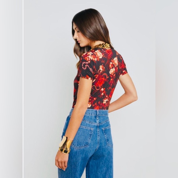 L'AGENCE Ressi Baroque Floral Tee 🌹 Red and Black 🌹Short Sleeve 🌹Size XXS 🌹 NWT - Picture 3 of 9